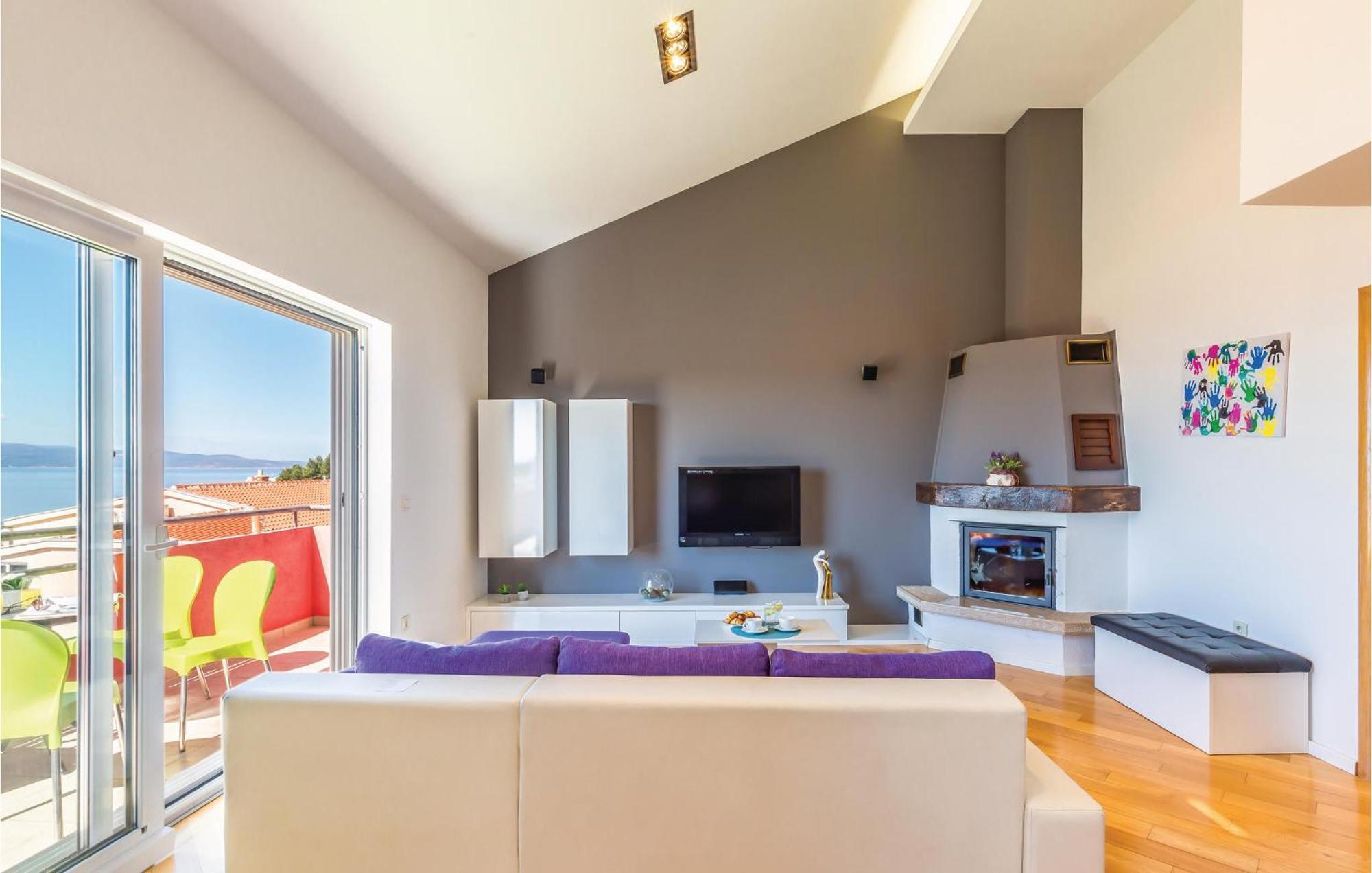 Lovely Apartment In Makarska With Kitchenette Kültér fotó